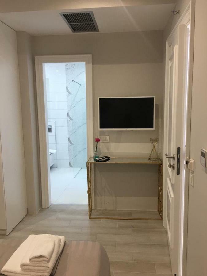 Onira Luxury Rooms Саранда Экстерьер фото